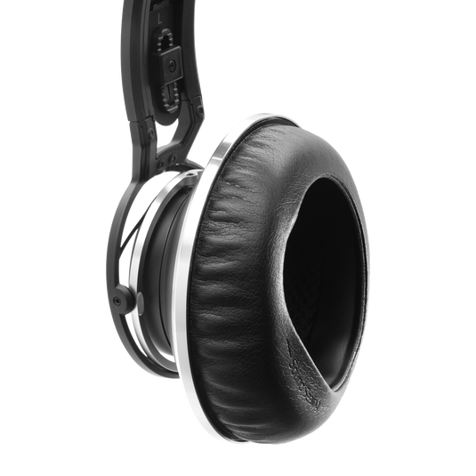新品同様　AKG K872 マスターレファレンスヘッドフォン　おまけ有り Official AKG US store