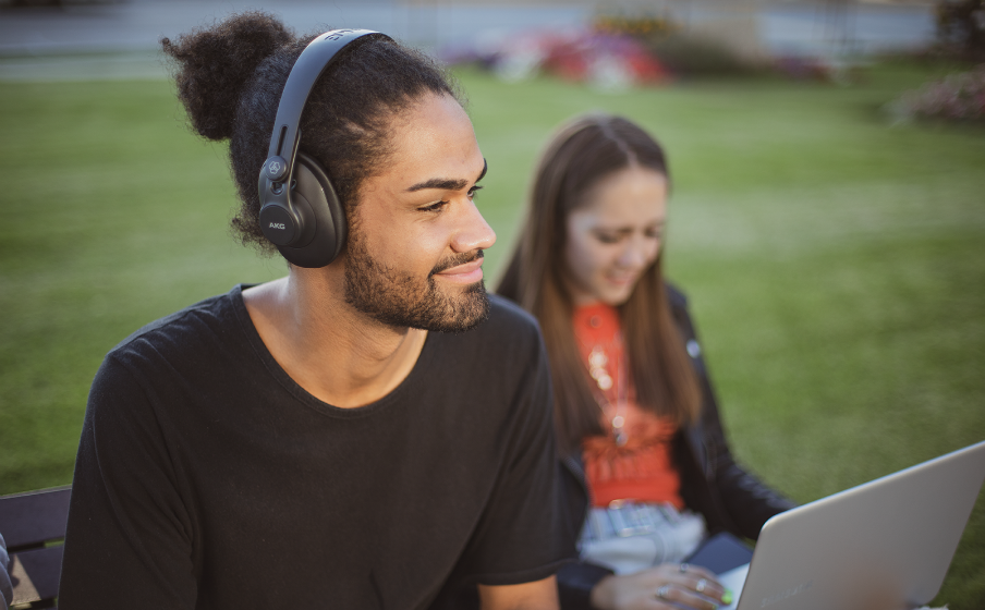 K361-BT | Over-ear, closed-back, foldable studio headphones with