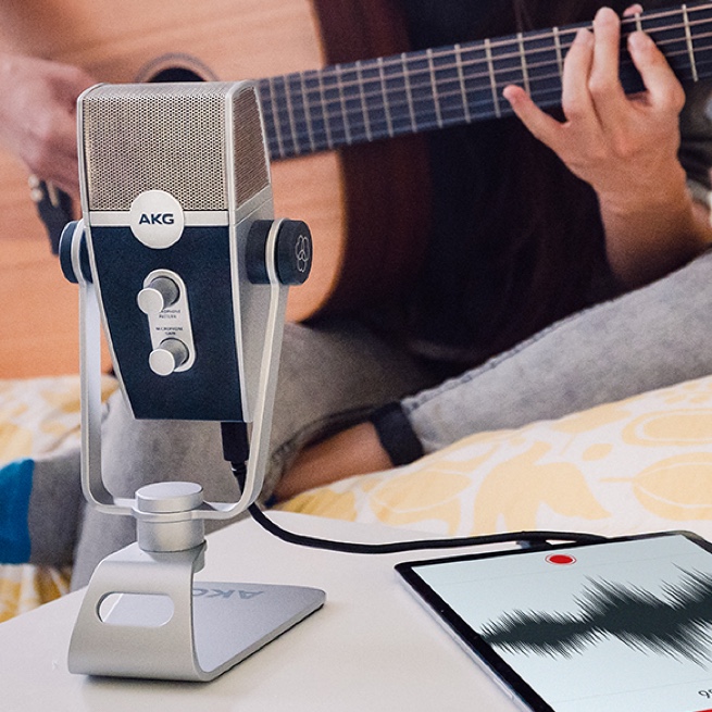 AKG LYRA