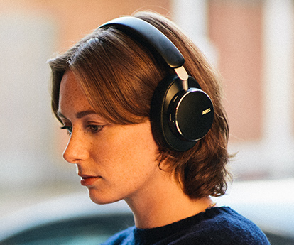 AKG