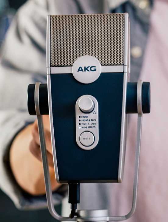 AKG LYRA