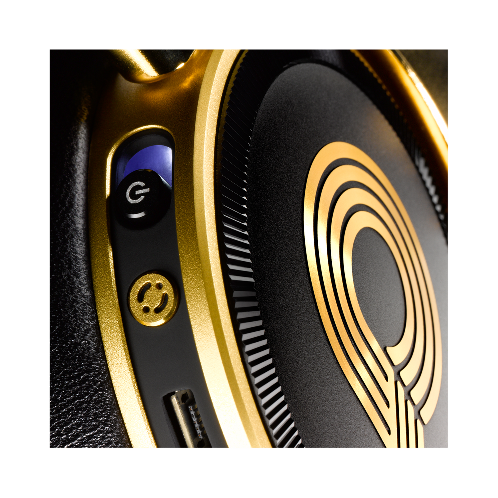 N90Q - Gold - Reference class auto-calibrating noise-cancelling headphones - Detailshot 7