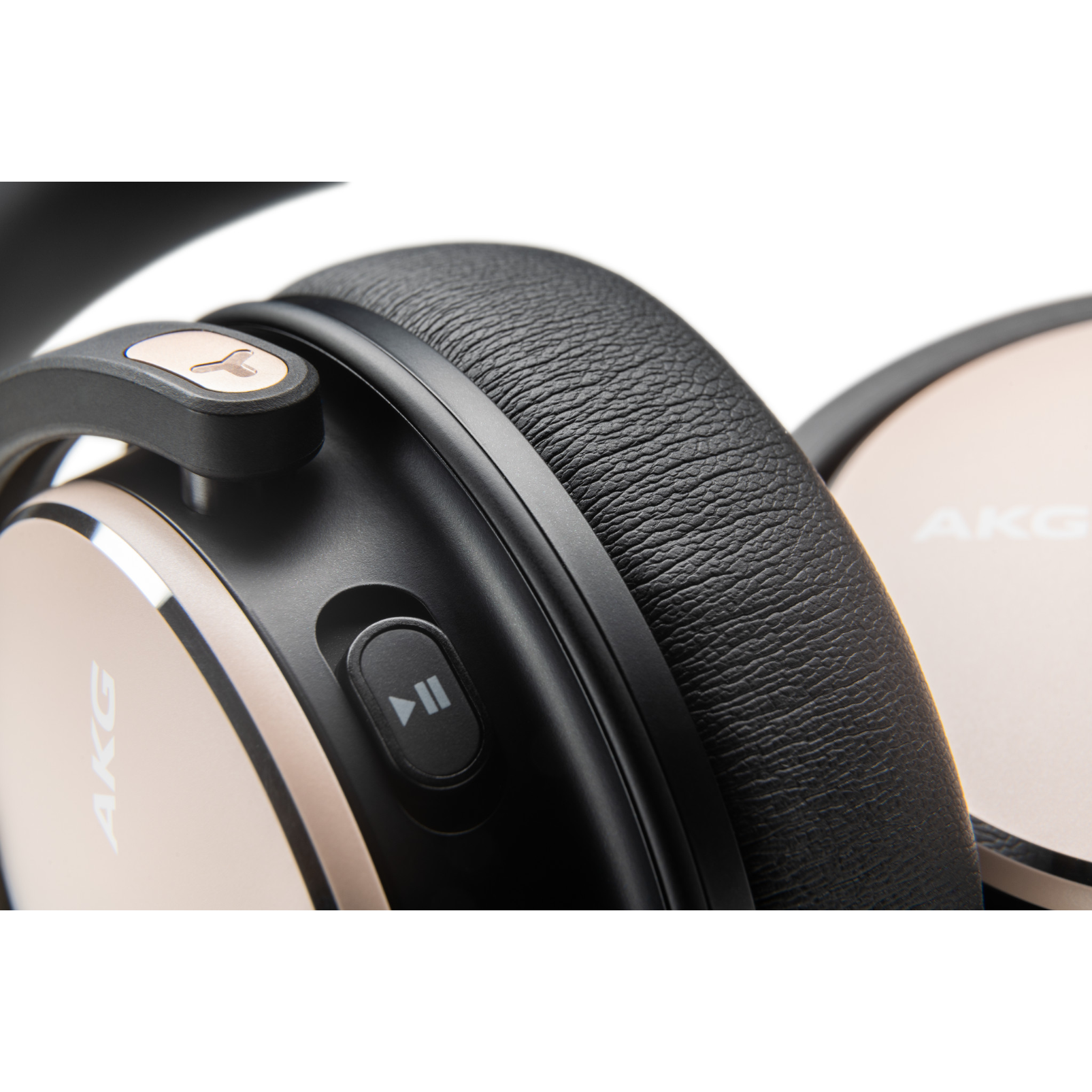 AKG Y600NC WIRELESS - Beige - Wireless over-ear NC headphones - Detailshot 1