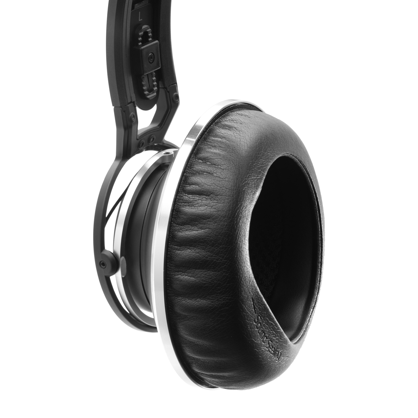 K872 Master reference closedback headphones