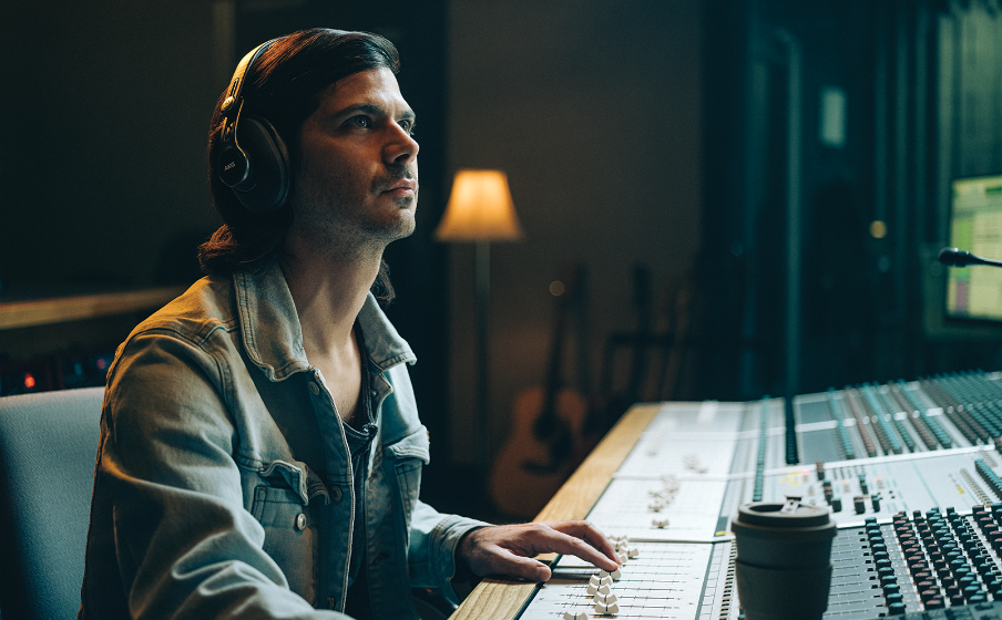 K371-BT | Over-ear, closed-back, foldable studio headphones with Bluetooth